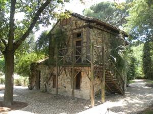 Casa de la Vieja en el Parque del Capricho, en Madrid 
