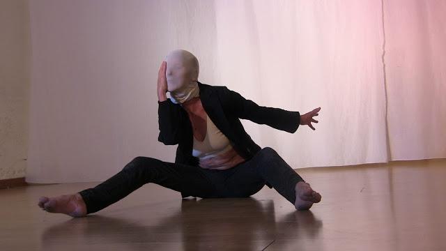 Fotografías de la composición escénica ANGOSTURA