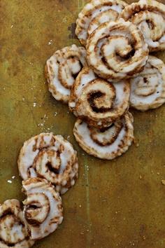 Cinnamon roll cookies