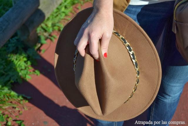 LOOK BÁSICO CON SOMBRERO
