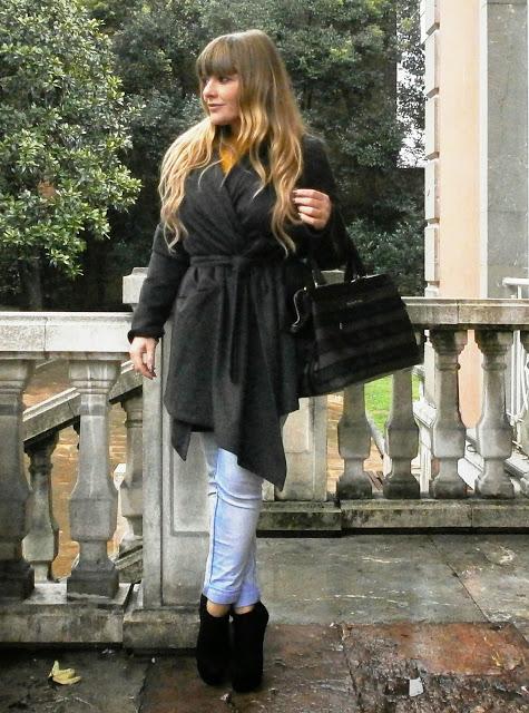 CAPERUCITA GRIS