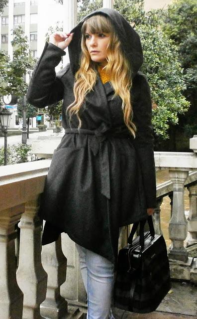 CAPERUCITA GRIS