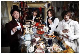 Kasabian - Thick as thieves (Live) (2009)