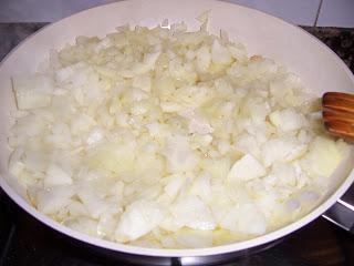 PECHUGA DE POLLO CON SALSA DE CEBOLLA CARAMELIZADA