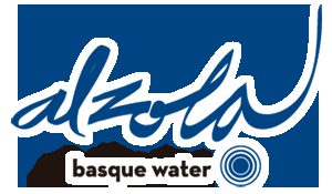 Barras de calabaza de Hummingbird Bakery preparadas con Alzola Basque Water