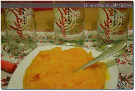 Barras de calabaza de Hummingbird Bakery preparadas con Alzola Basque Water