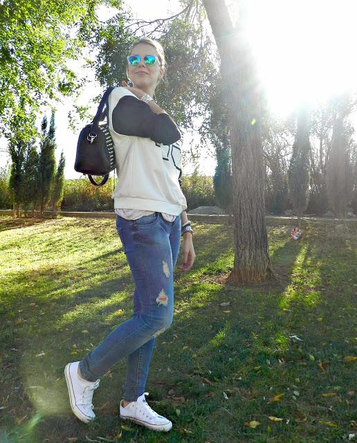 Relaxing cup of café con leche