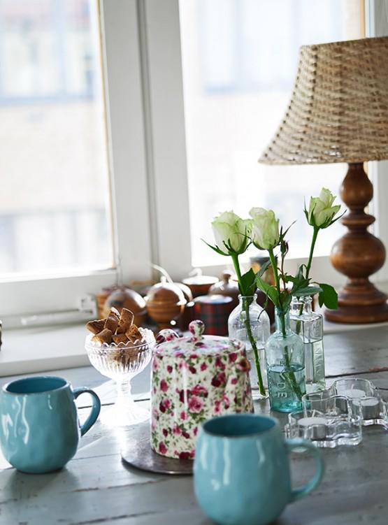 pisos pequeños de estilo nórdico dormitorio con almacenaje y rincón de trabajo diseño de interiores diáfano decoración nórdica escandinava decoración diseño mini pisos decoración diseño espacios pequeños decoración diseño de interiores cocina pequeña abierta blog decoración escandinava aprovechar espacio en piso pequeño 