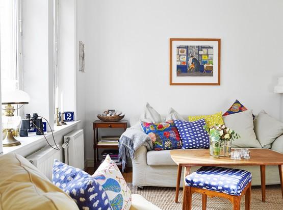 pisos pequeños de estilo nórdico dormitorio con almacenaje y rincón de trabajo diseño de interiores diáfano decoración nórdica escandinava decoración diseño mini pisos decoración diseño espacios pequeños decoración diseño de interiores cocina pequeña abierta blog decoración escandinava aprovechar espacio en piso pequeño 