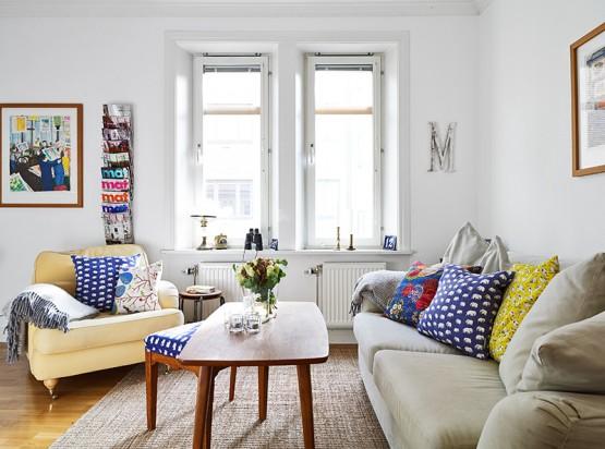 pisos pequeños de estilo nórdico dormitorio con almacenaje y rincón de trabajo diseño de interiores diáfano decoración nórdica escandinava decoración diseño mini pisos decoración diseño espacios pequeños decoración diseño de interiores cocina pequeña abierta blog decoración escandinava aprovechar espacio en piso pequeño 