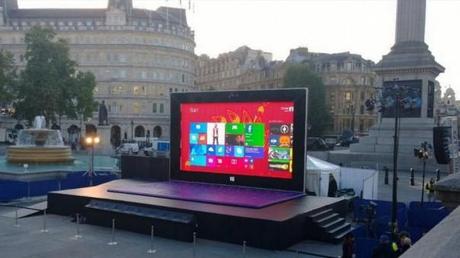 Microsoft Surface XXL London Trafalgar-4