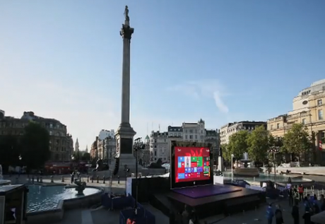 Microsoft Surface XXL London Trafalgar 1