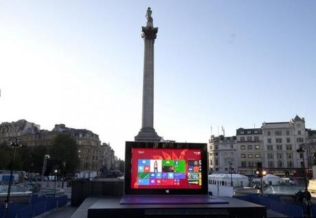 Microsoft Surface XXL London Trafalgar-6