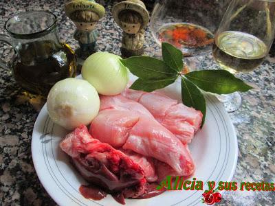 CONEJO ENCEBOLLADO AL BRANDY