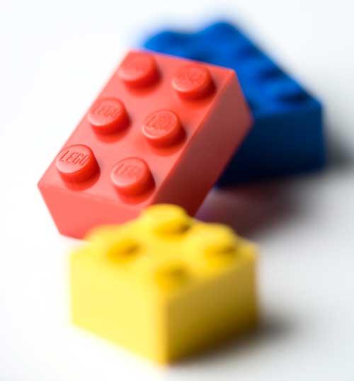 Crean paneles solares más eficientes inspirados en Legos