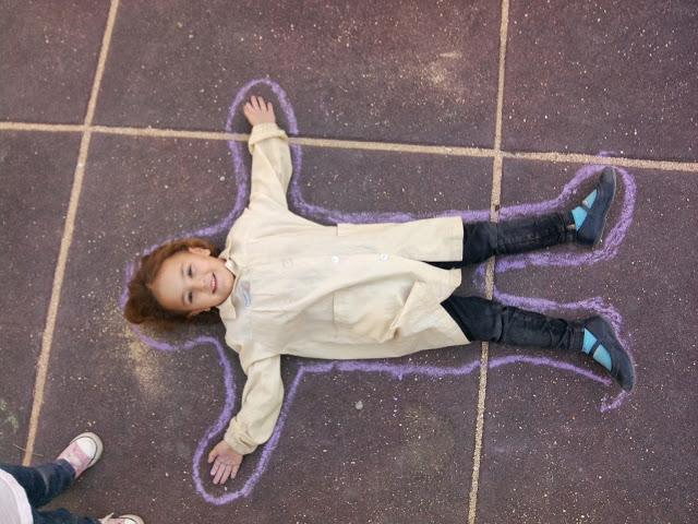 TARDE DE PINTURA CON NUESTRAS TIZAS CASERAS