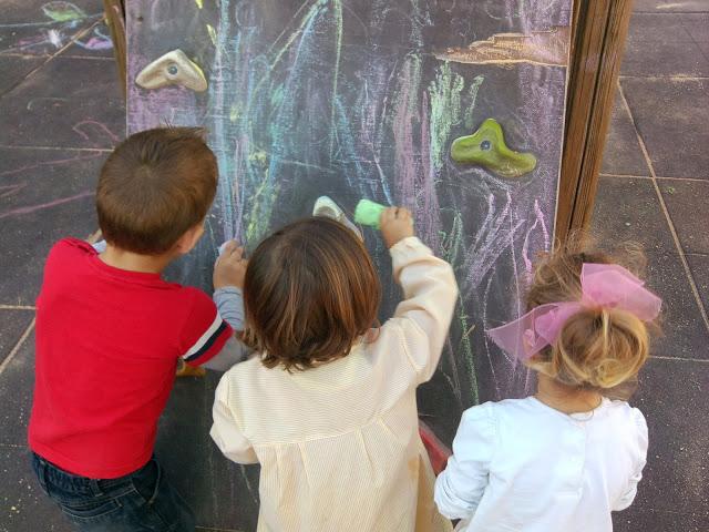 TARDE DE PINTURA CON NUESTRAS TIZAS CASERAS