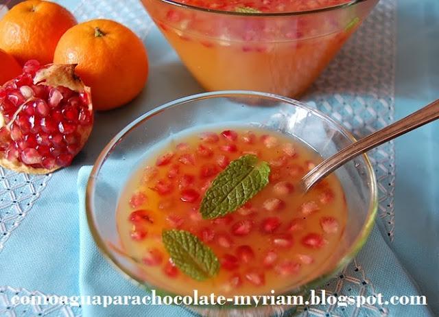 SOPA DE MANDARINA Y GRANADA A LA VAINILLA.