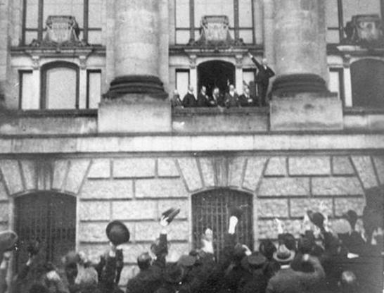 LA REVOLUCIÓN LLEGA A ALEMANIA