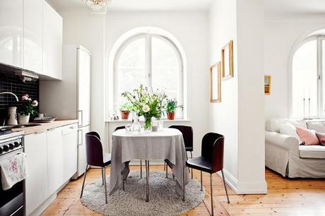 Luz y aires nordicos vintage en un piso cotidiano