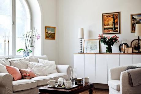 Luz y aires nordicos vintage en un piso cotidiano