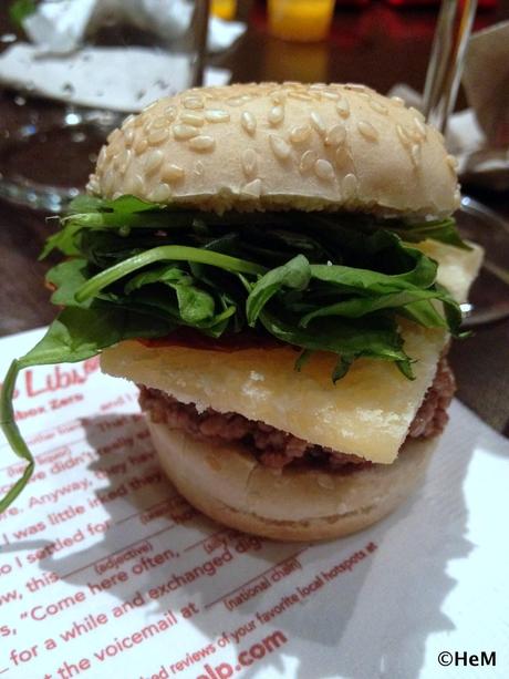 HOME BURGER: Precios de altos vuelos.