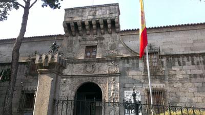 Entrada al Archivo General Militar de Avila
