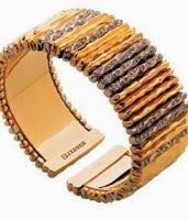 Dña. Letizia impactó con su look en los Premios Francisco Cerecedo