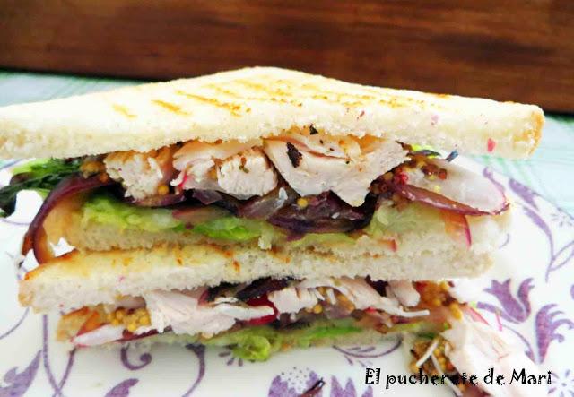 BOCADILLO DE PECHUGA DE POLLO EN LATA