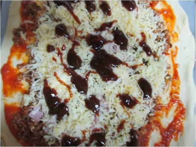 PIZZA  BARBACOA CON MASA CASERA