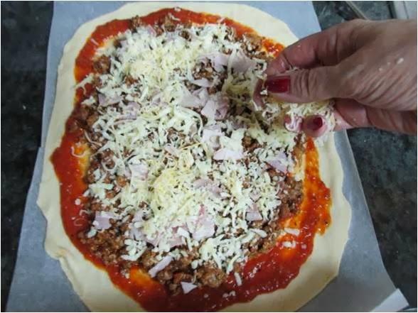 PIZZA  BARBACOA CON MASA CASERA
