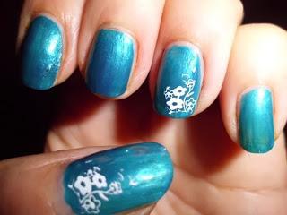 Manicura Celeste estampada. Manicura Celeste estampada.