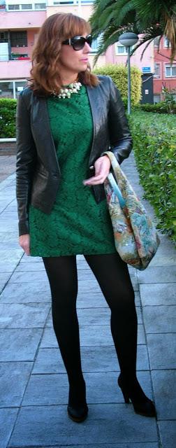 MIS LOOKS - VESTIDO DE ENCAJE VERDE Y CUERO