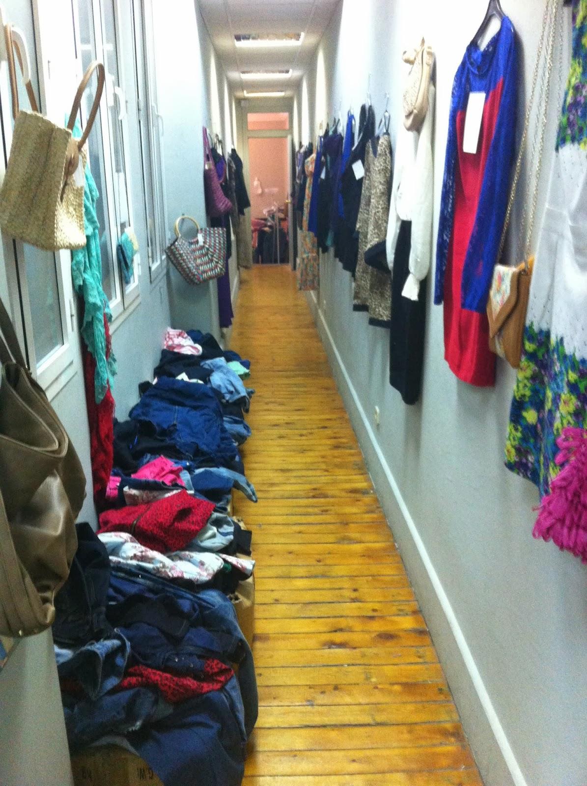 OUTLET ROPA BLANCO + TUUU LIBRERÍA (antes Libros Libres)