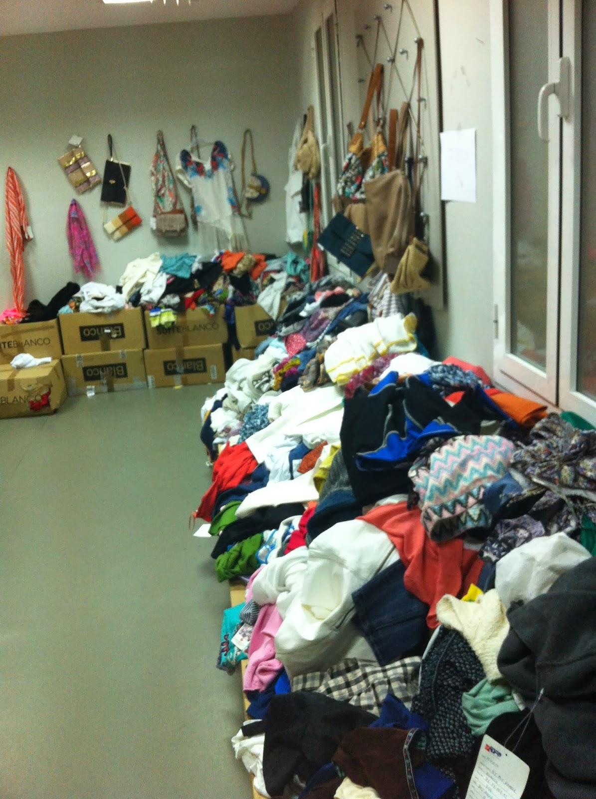 OUTLET ROPA BLANCO + TUUU LIBRERÍA (antes Libros Libres)