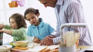 niños cocinando