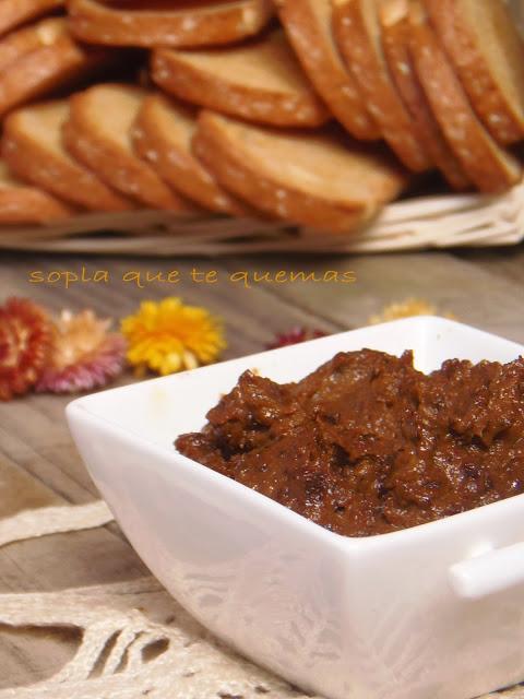 TAPENADE DE TOMATES SECOS Y ACEITUNAS NEGRAS
