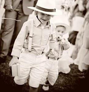 Como vestir a los niños pajes en una boda