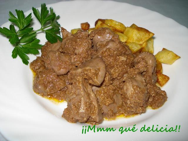 HIGADITOS DE POLLO EN SALSA