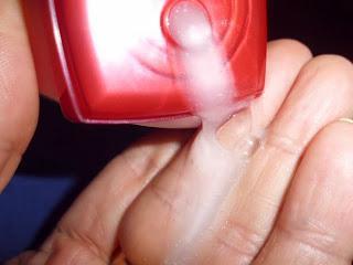 Champú Tricology, efecto esponja contra la grasa.