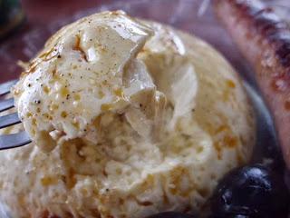 Mousse de queso y chorizo.