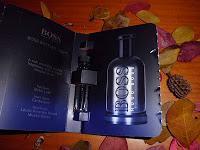 Un montón de muestras de cosmética y perfume.