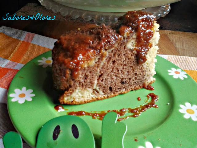 BIZCOCHO CEBRA CON CREMA DE CARAMELO Y AVELLANAS