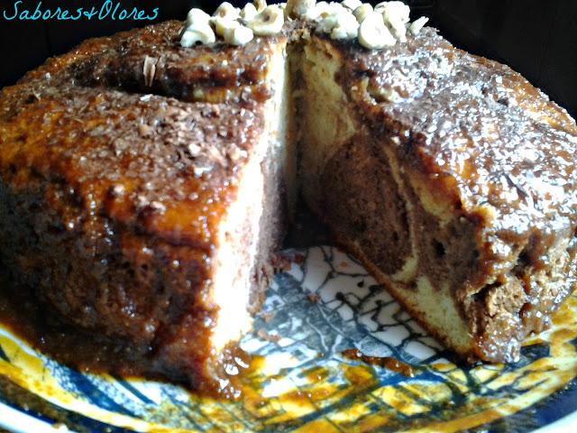 BIZCOCHO CEBRA CON CREMA DE CARAMELO Y AVELLANAS