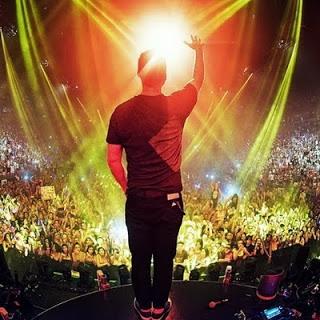 Kaskade & ZZTTN vs Moguai – Something Something Champs (Kaskade’s Atmosphere Mash Up)