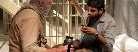 The Walking Dead temporada 4: episodio 5, ¿la muerte del médico es inmediata? Hershel y el doctor de la prisión, en una fotografía promocional