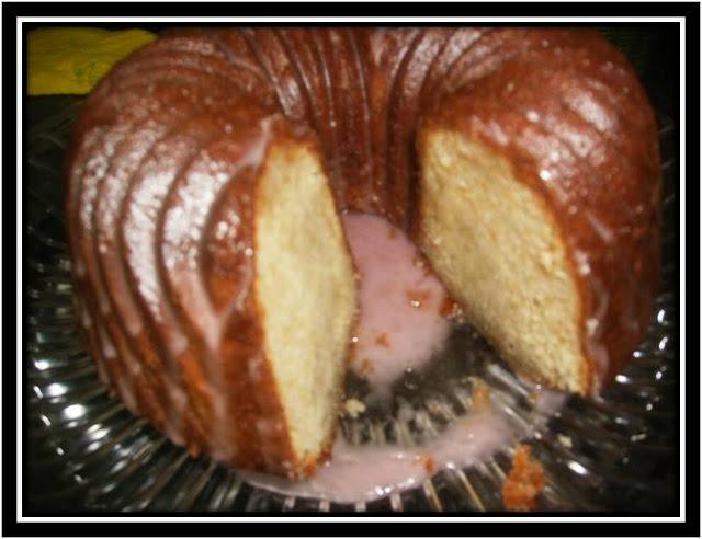 BIZCOCHO  CON  LICOR  DE  FRANBUESA