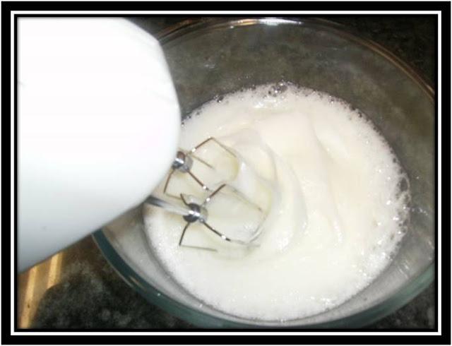 BIZCOCHO  CON  LICOR  DE  FRANBUESA