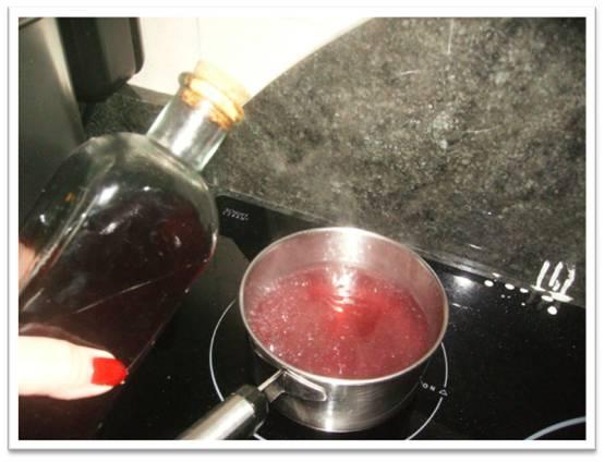 BIZCOCHO  CON  LICOR  DE  FRANBUESA