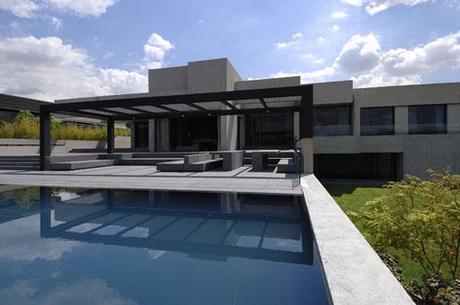 INTERIORES DE VIVIENDAS EMBLEMÁTICAS A-CERO: “CONCRET HOUSE”